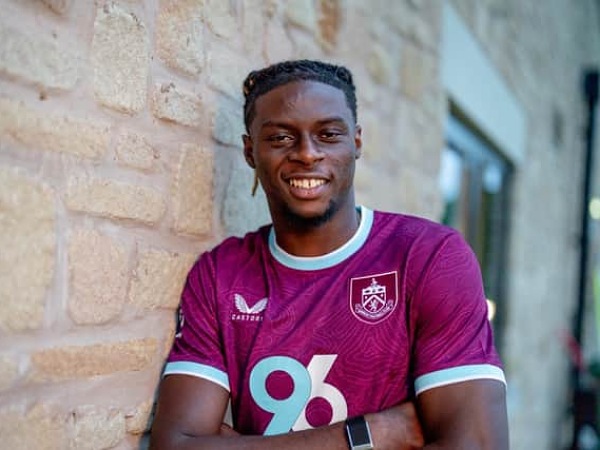 Lesley Ugochukwu Jadi Rekrutan Ketujuh Burnley Musim Panas Ini